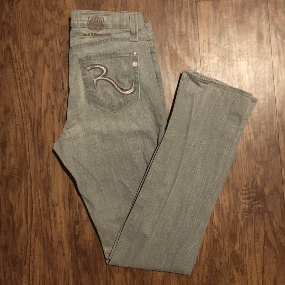 LIKE NEW Rock & Republic Gray Stonewashed Jeans.
